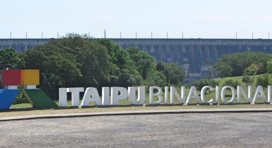 Usina hidrelétrica de Itaipu em Foz do Iguaçu