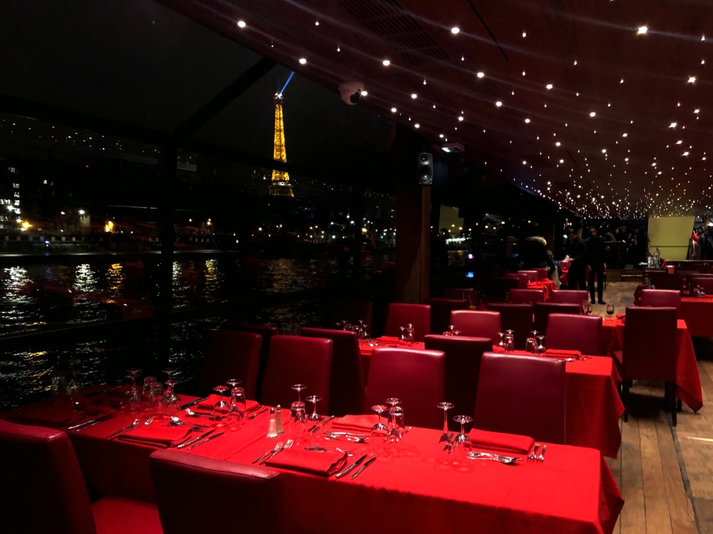 Paris passeio barco Rio Sena com jantar