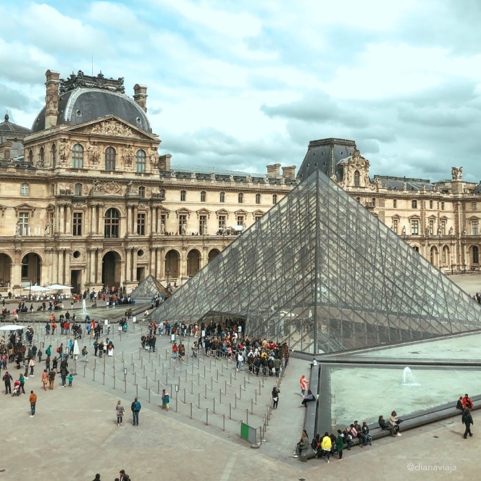Louvre pirâmide